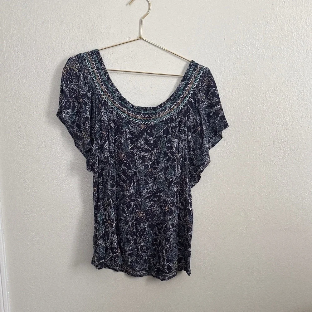 Maurices Navy and Teal Patterned Blouse - Picture 4 of 4
